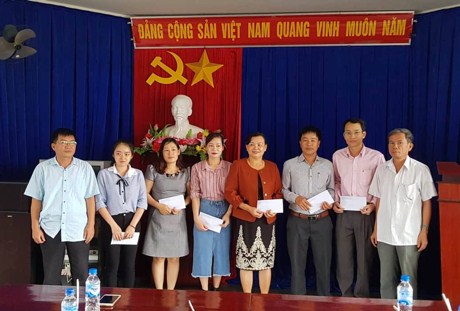 Đảng ủy và Lãnh đạo Sở Tư pháp tặng quà nhân Kỷ niệm 71 năm ngày thương binh, liệt sỹ (27/7/1947-  27/7/2018).