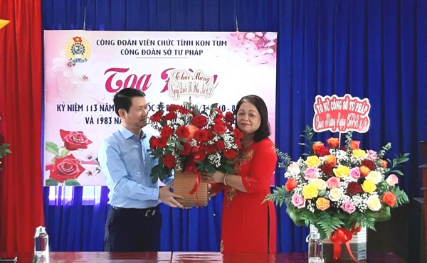 Công đoàn cơ sở Sở Tư pháp tỉnh Kon Tum tổ chức Tọa đàm kỷ niệm 113 năm ngày Quốc tế phụ nữ 08/3/1190 - 08/3/2023 và 1983 năm ngày khởi nghĩa Hai Bà Trưng