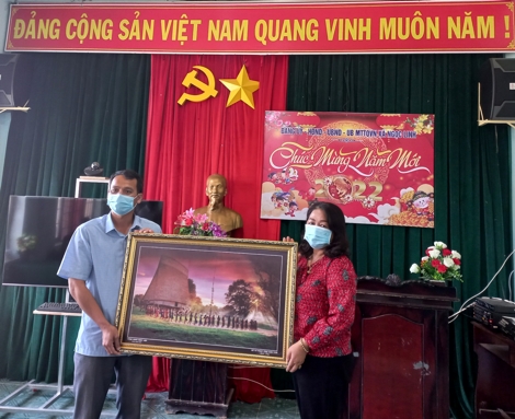 Sở Tư pháp tỉnh Kon Tum thăm và chúc tết tại xã Ngọc Linh, huyện Đắk Glei