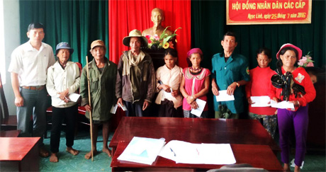 Sở Tư pháp trao tặng quà nhân Kỷ niệm 69 năm Ngày Thương binh - Liệt sỹ (27/7/1947-  27/7/2016).